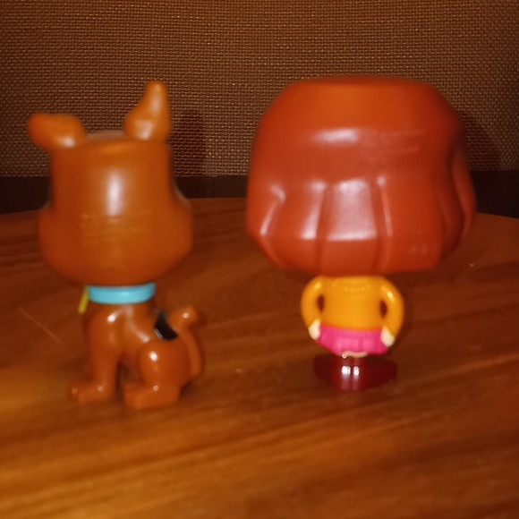 McDonald's Happy Meal Toy 2021 Hanna Barbera Scooby Doo and Velma Bobblehead - Picture 2 of 4